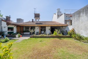 Venta casa con hermoso jardín en Boulogne.