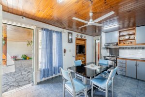 Venta casa con hermoso jardín en Boulogne.