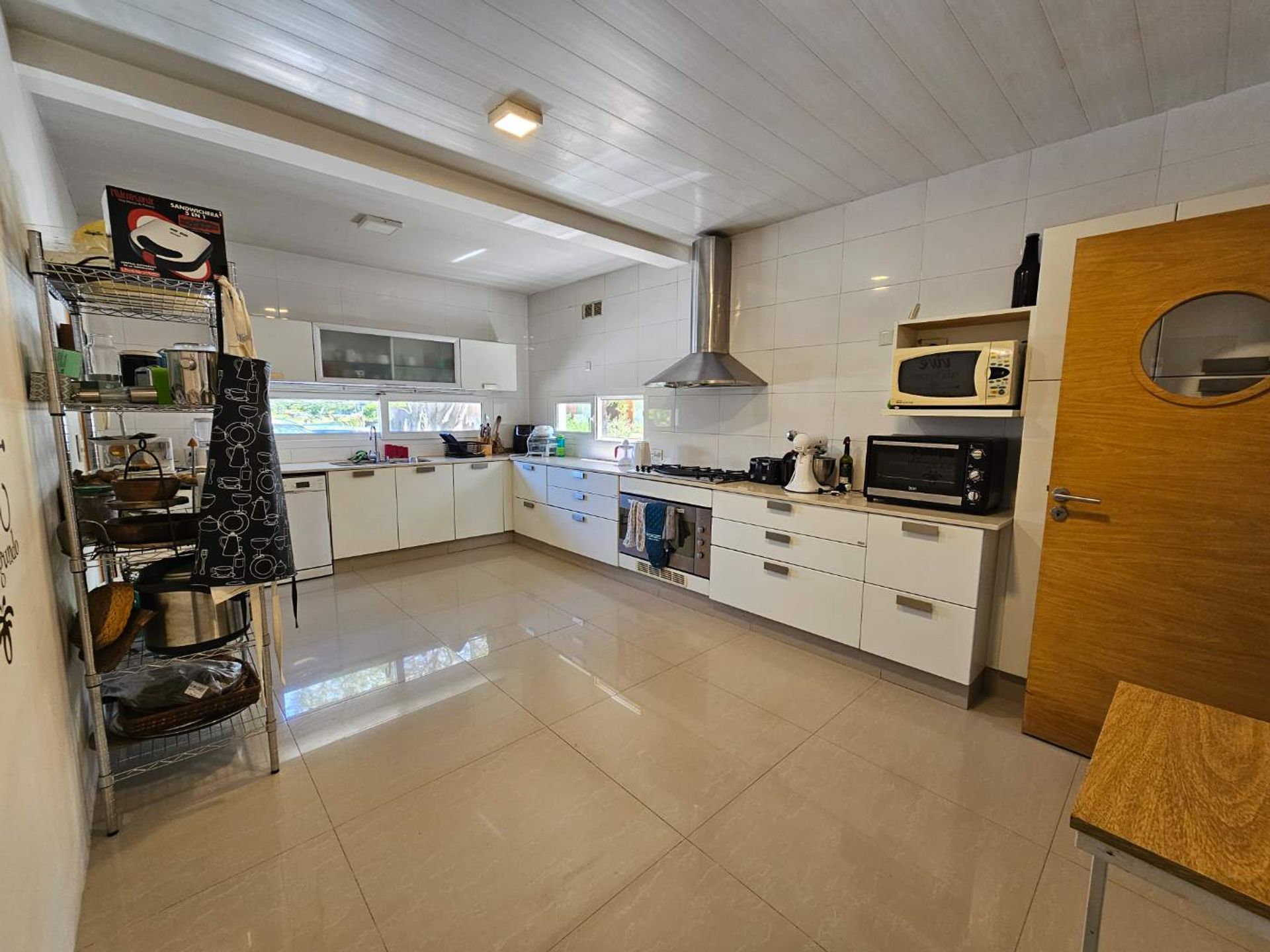 Venta casa de 5 ambientes con pileta en Albanueva