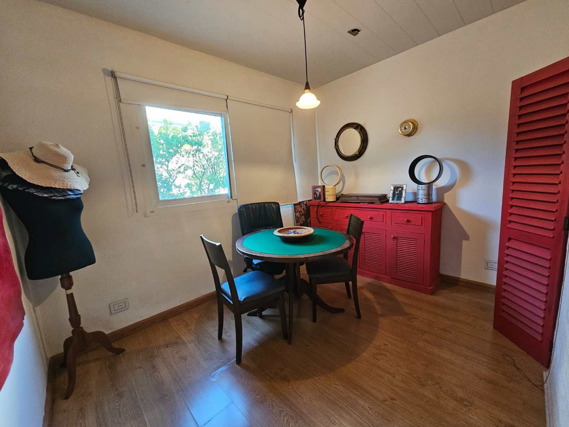 Venta casa de 5 ambientes con pileta en Albanueva