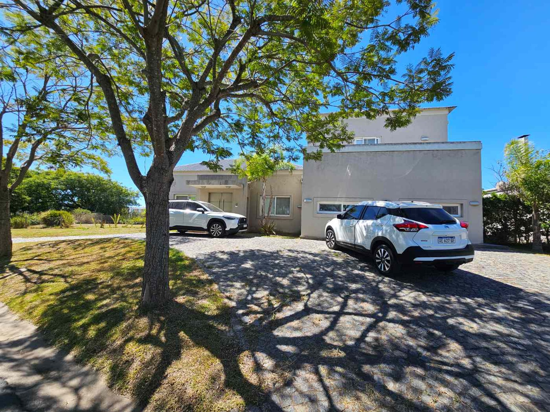 Venta casa de 5 ambientes con pileta en Albanueva