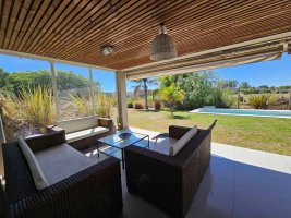 Venta casa de 5 ambientes con pileta en Albanueva