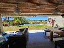 Venta casa de 5 ambientes con pileta en Albanueva