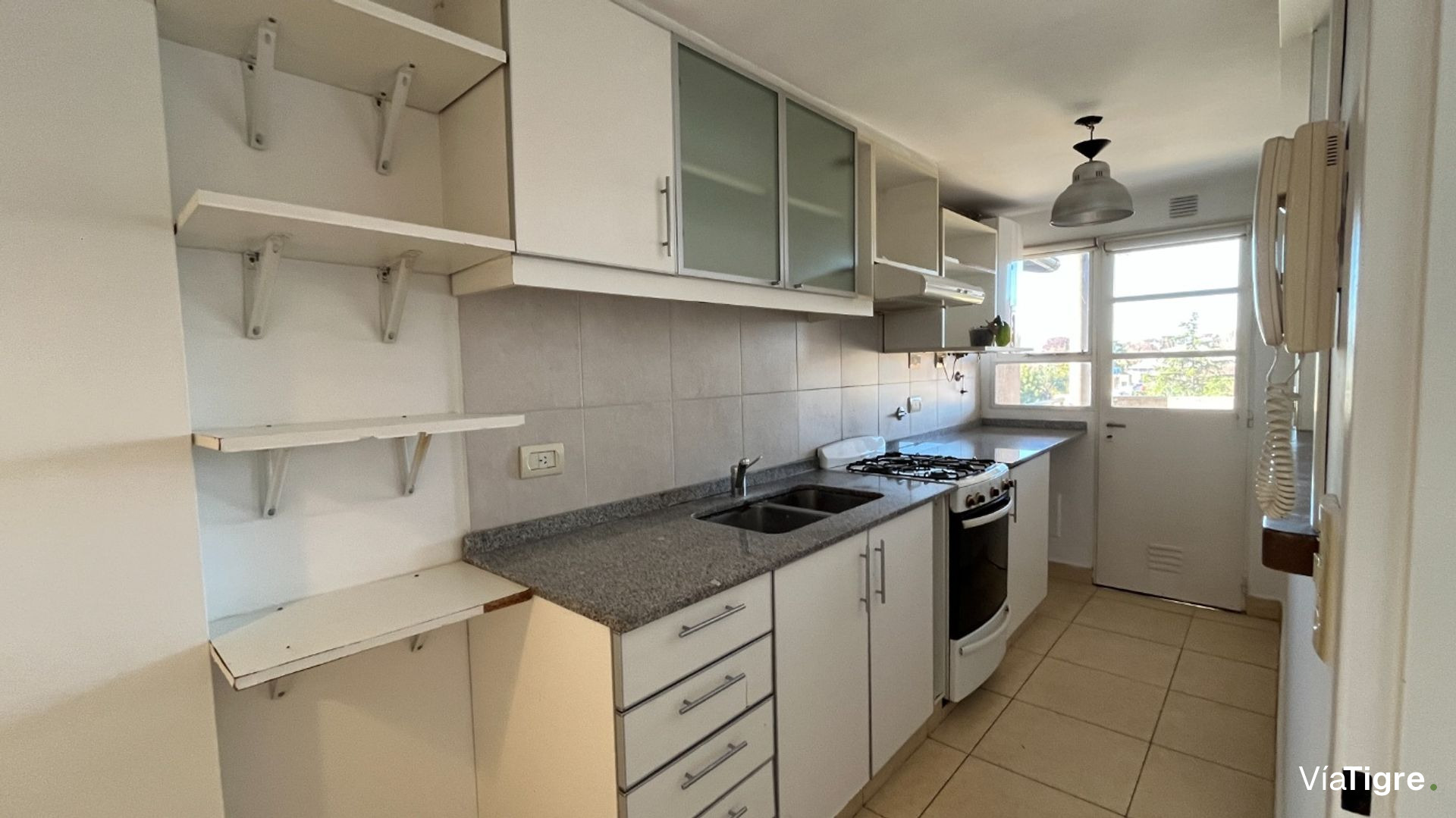 Dpto. VENTA 3 amb. 2 baños. cochera. Balcón. TIGRE