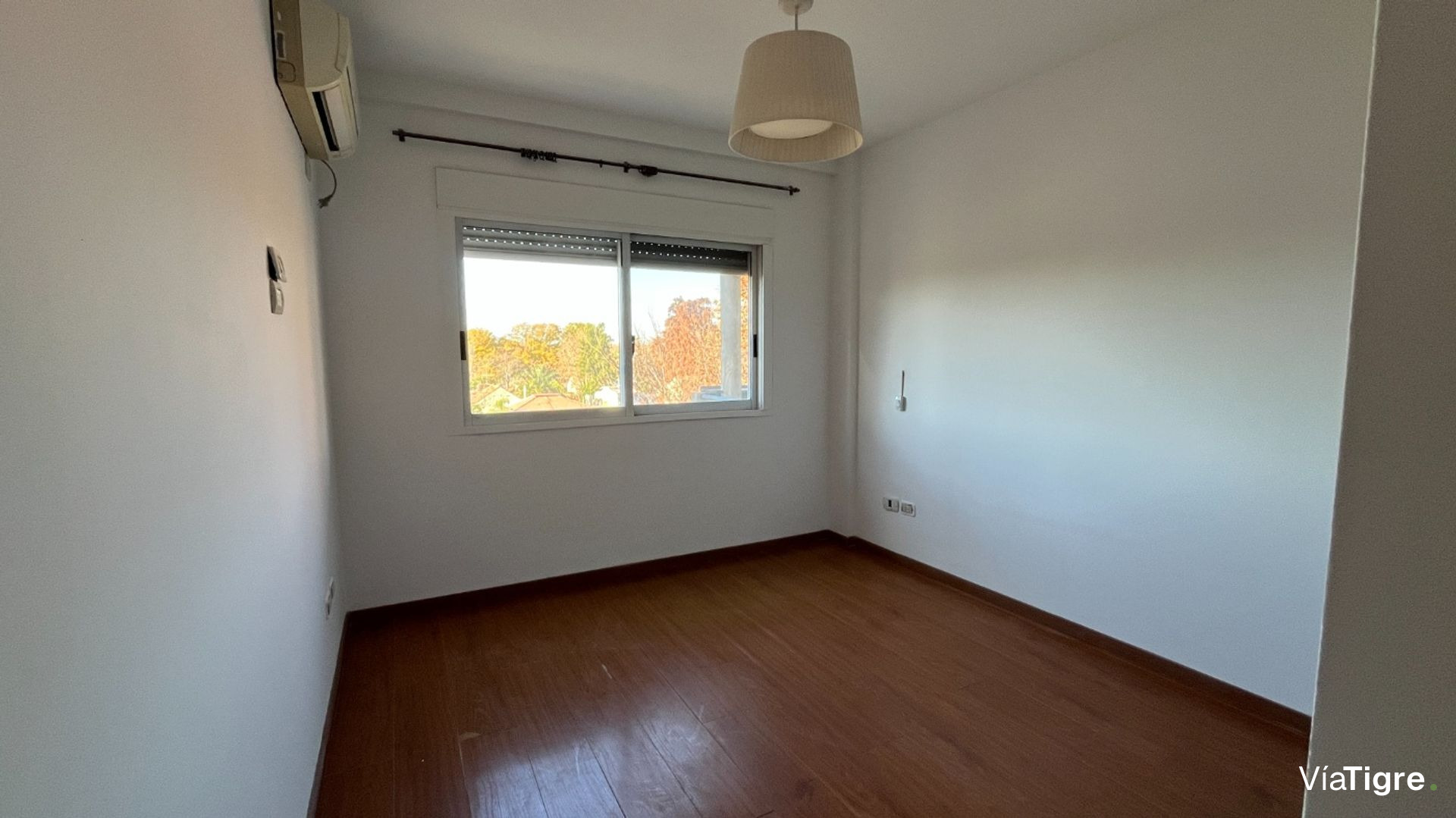 Dpto. VENTA 3 amb. 2 baños. cochera. Balcón. TIGRE