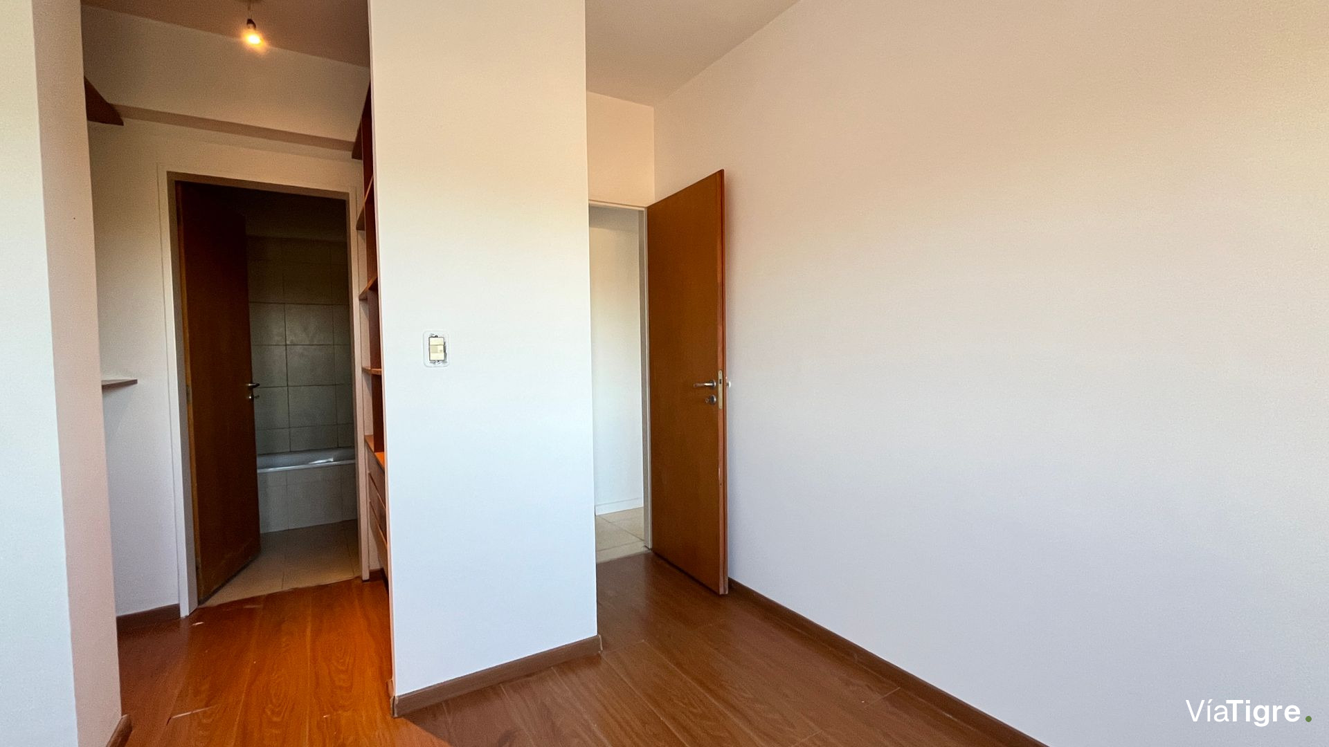 Dpto. VENTA 3 amb. 2 baños. cochera. Balcón. TIGRE