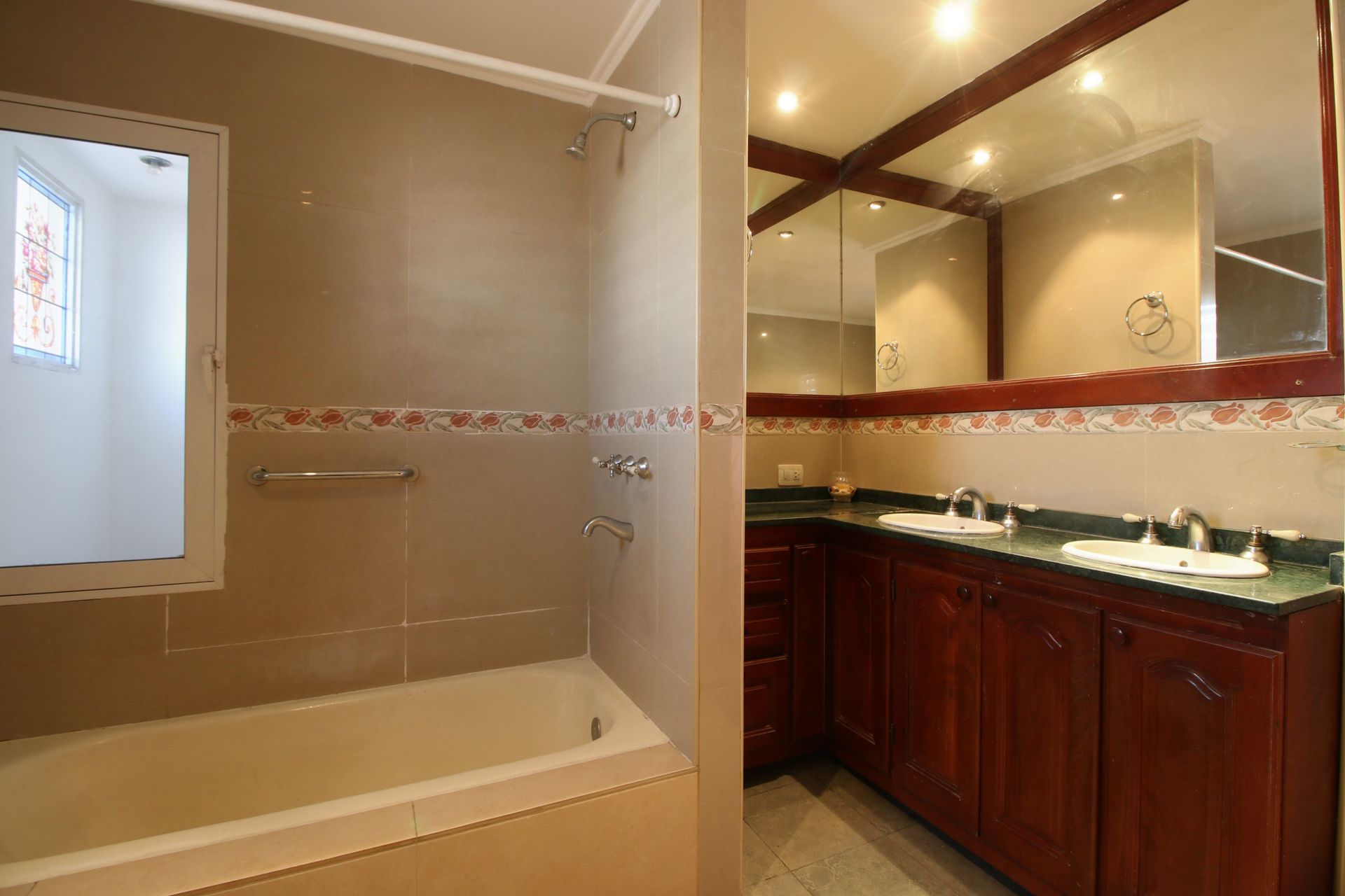 Venta casa 6 amb. Jardín Quincho Olivos Garage