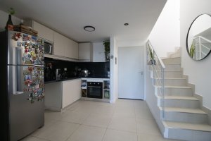 Departamento dúplex 3 amb. con terraza y cochera