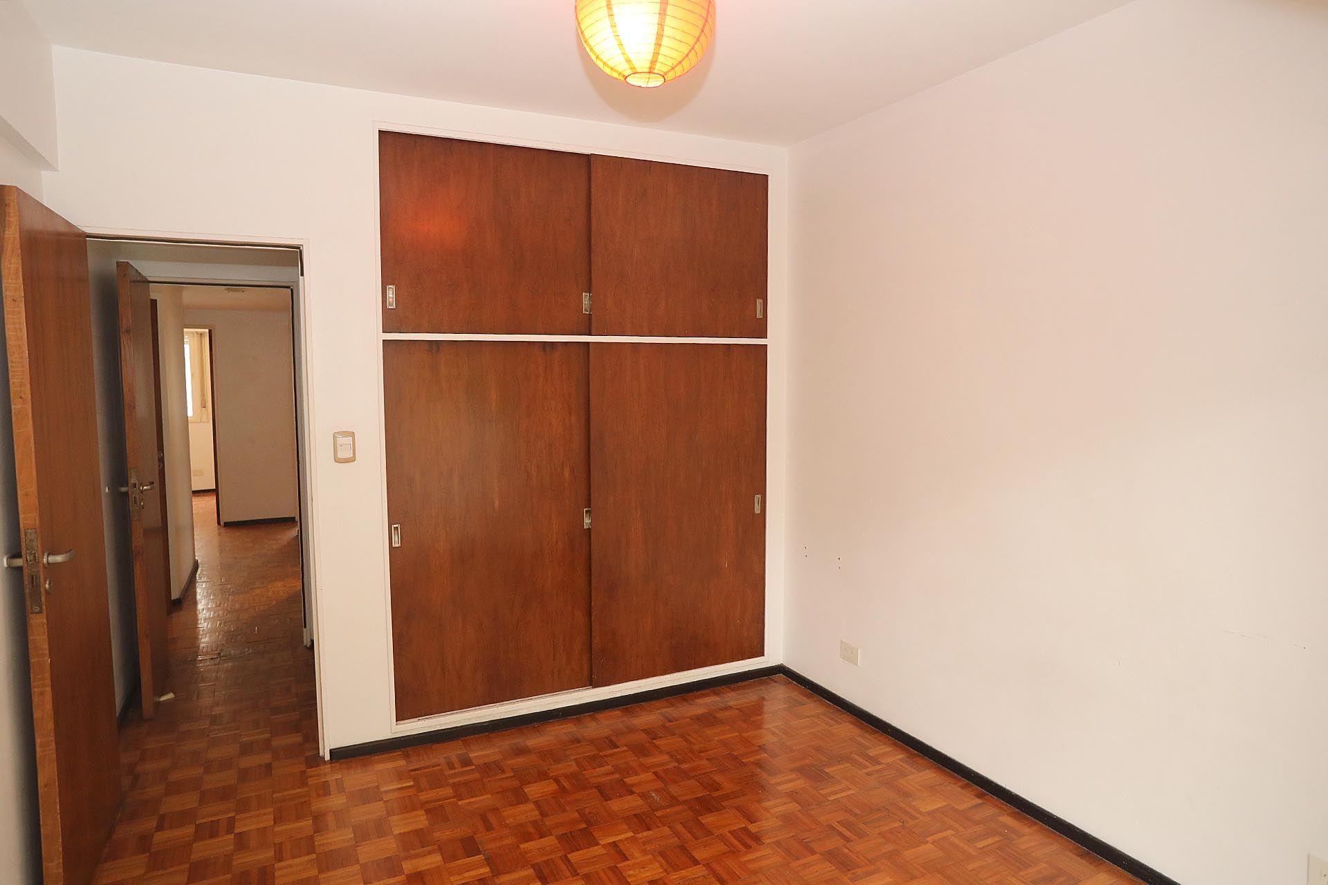 Venta Depto 4 Amb en Olivos con balcón y cochera
