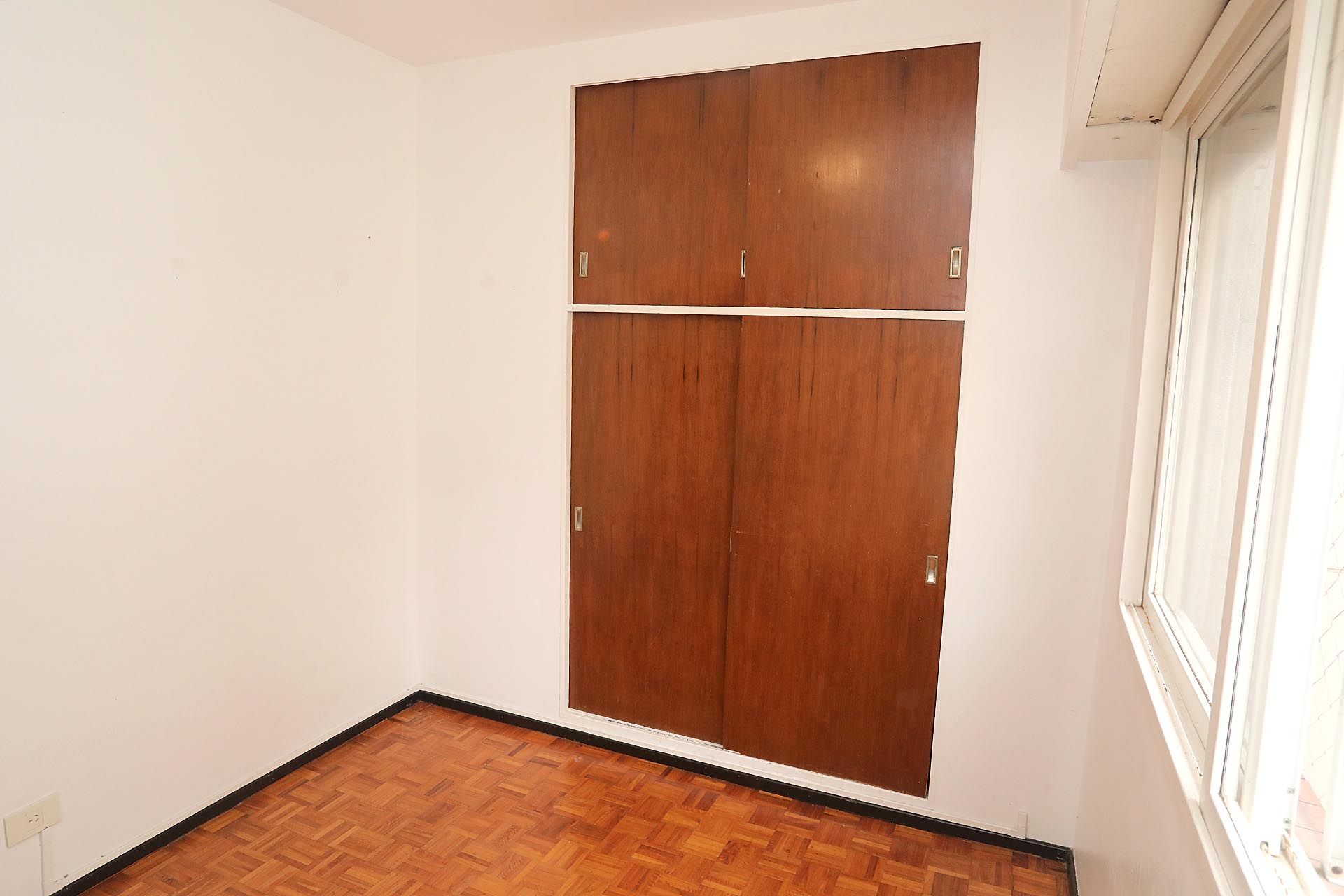 Venta Depto 4 Amb en Olivos con balcón y cochera