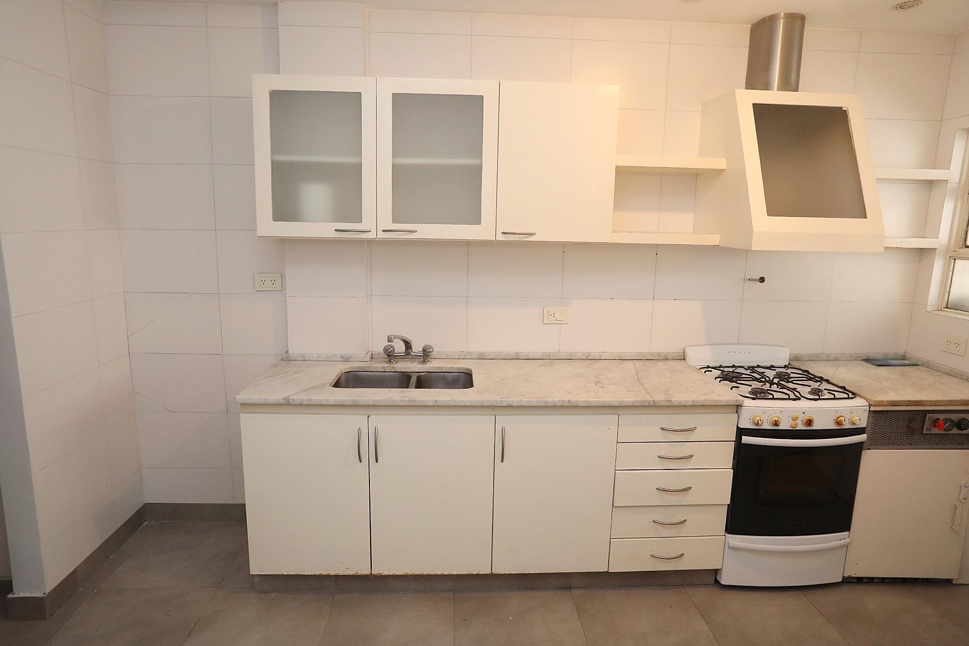 Venta Depto 4 Amb en Olivos con balcón y cochera
