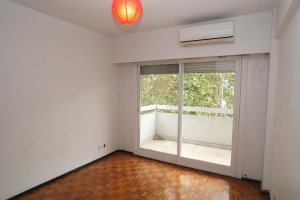 Venta Depto 4 Amb en Olivos con balcón y cochera