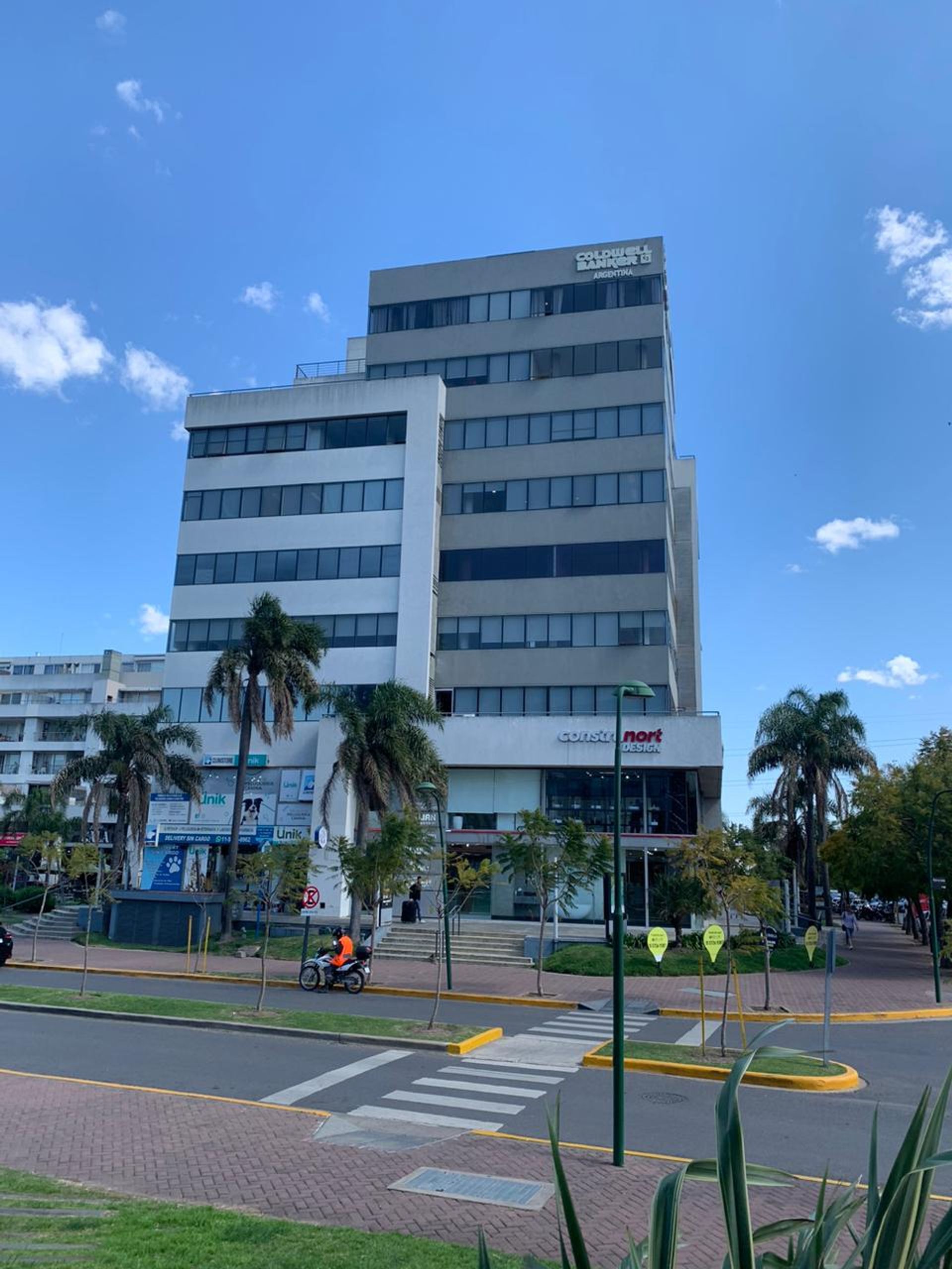 Office For Sale North Coral Plaza Nordelta Spacious