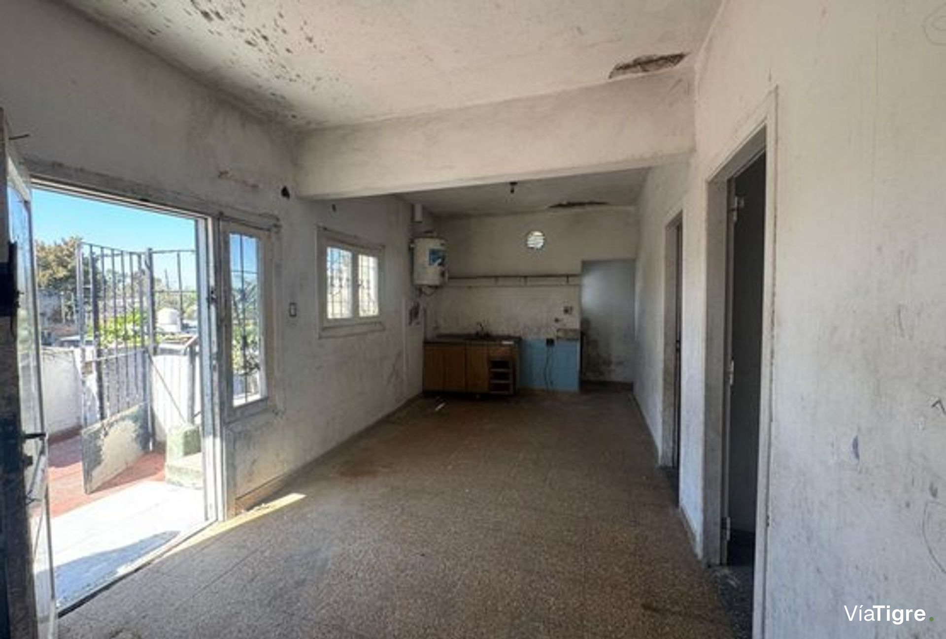 Casa 6 ambientes oportunidad refaccionar 2 plantas