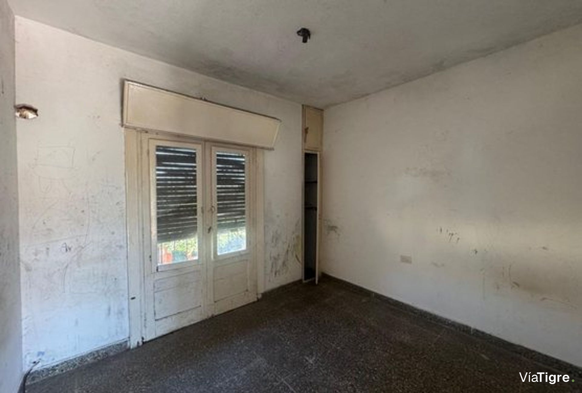 Casa 6 ambientes oportunidad refaccionar 2 plantas