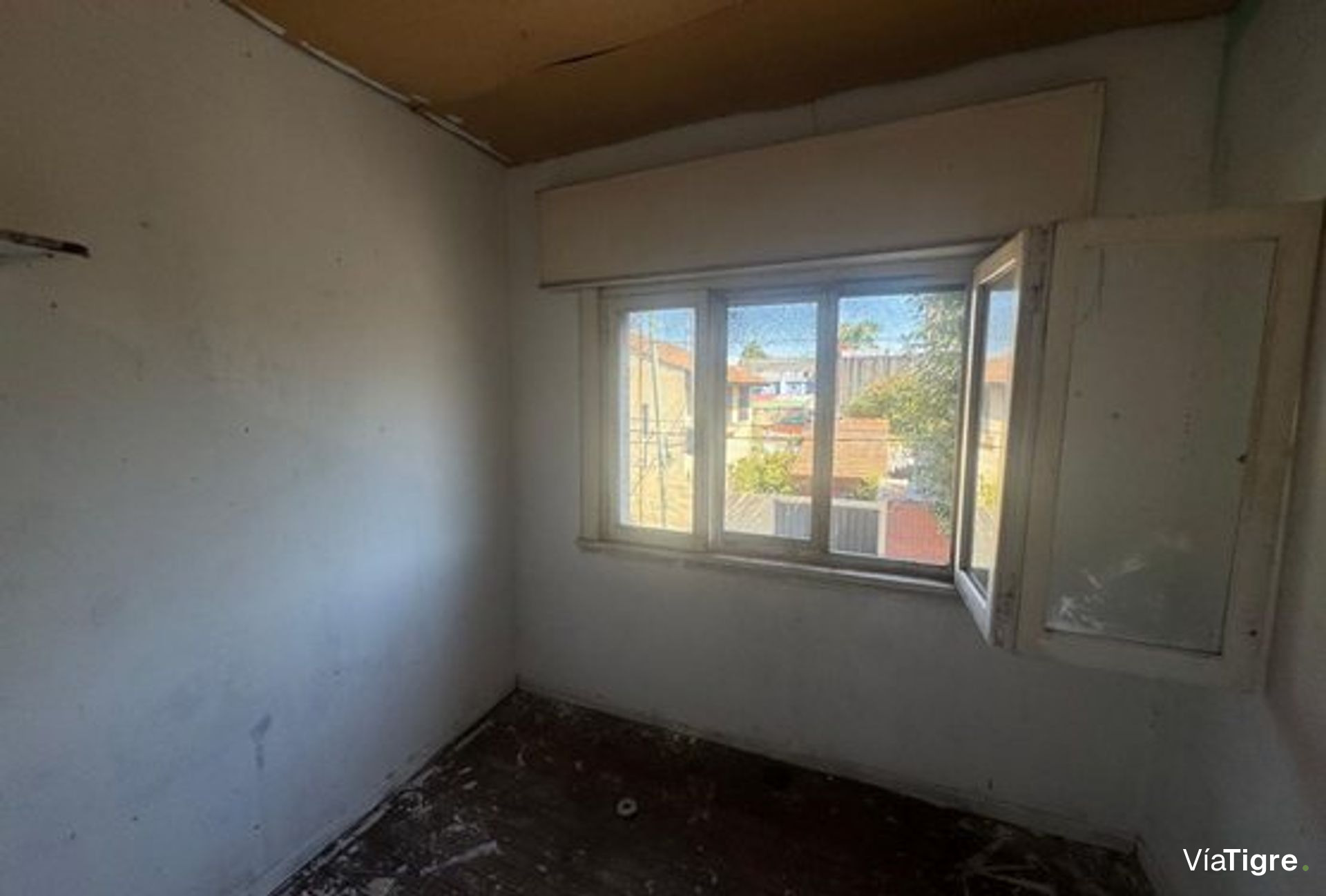 Casa 6 ambientes oportunidad refaccionar 2 plantas