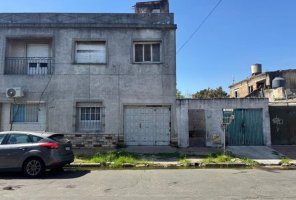 Casa 6 ambientes oportunidad refaccionar 2 plantas