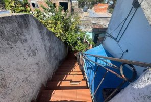 Casa 6 ambientes oportunidad refaccionar 2 plantas