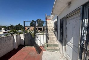 Casa 6 ambientes oportunidad refaccionar 2 plantas
