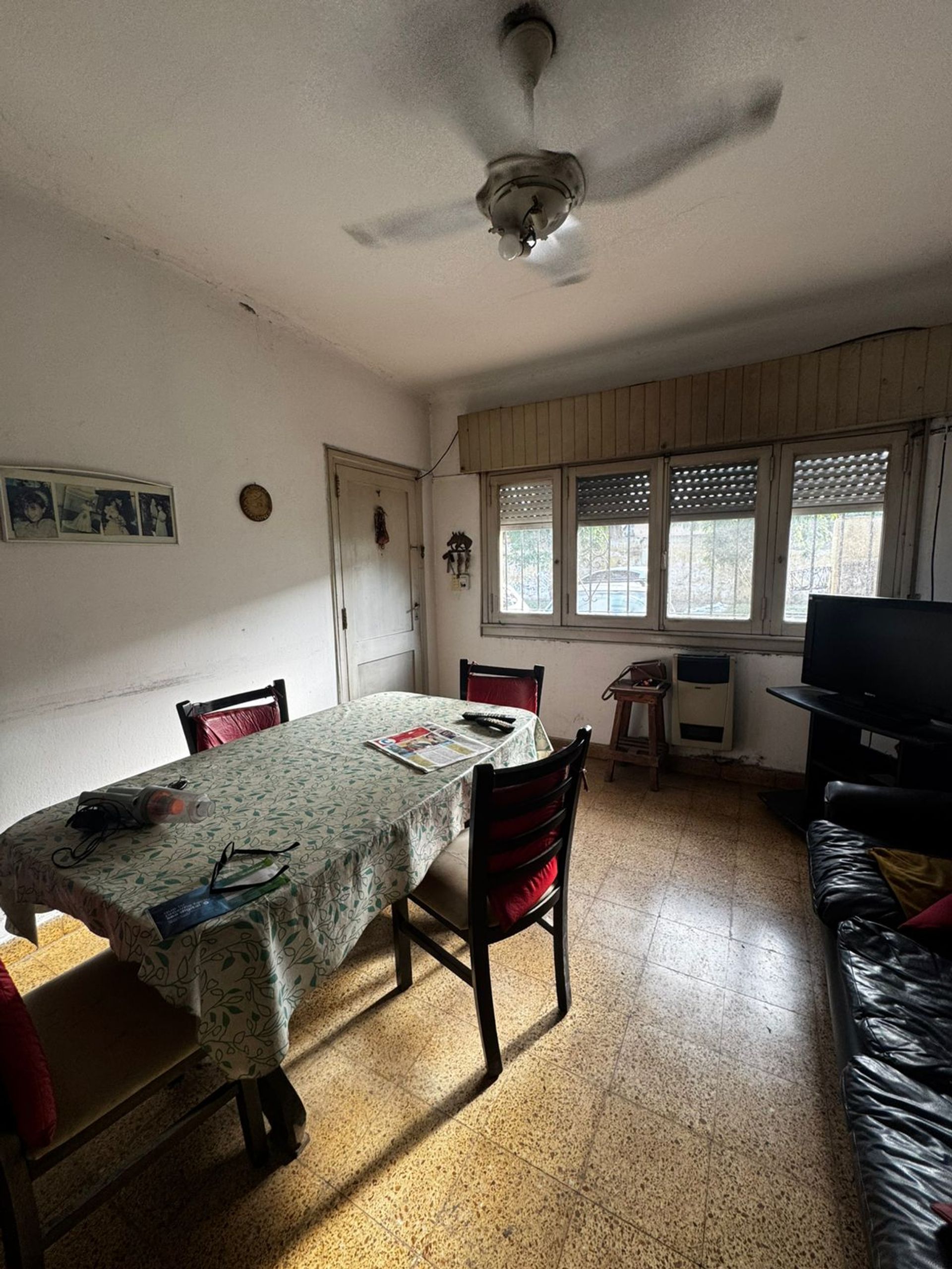 Galpón 12m frente 35m fondo con vivienda Boulogne