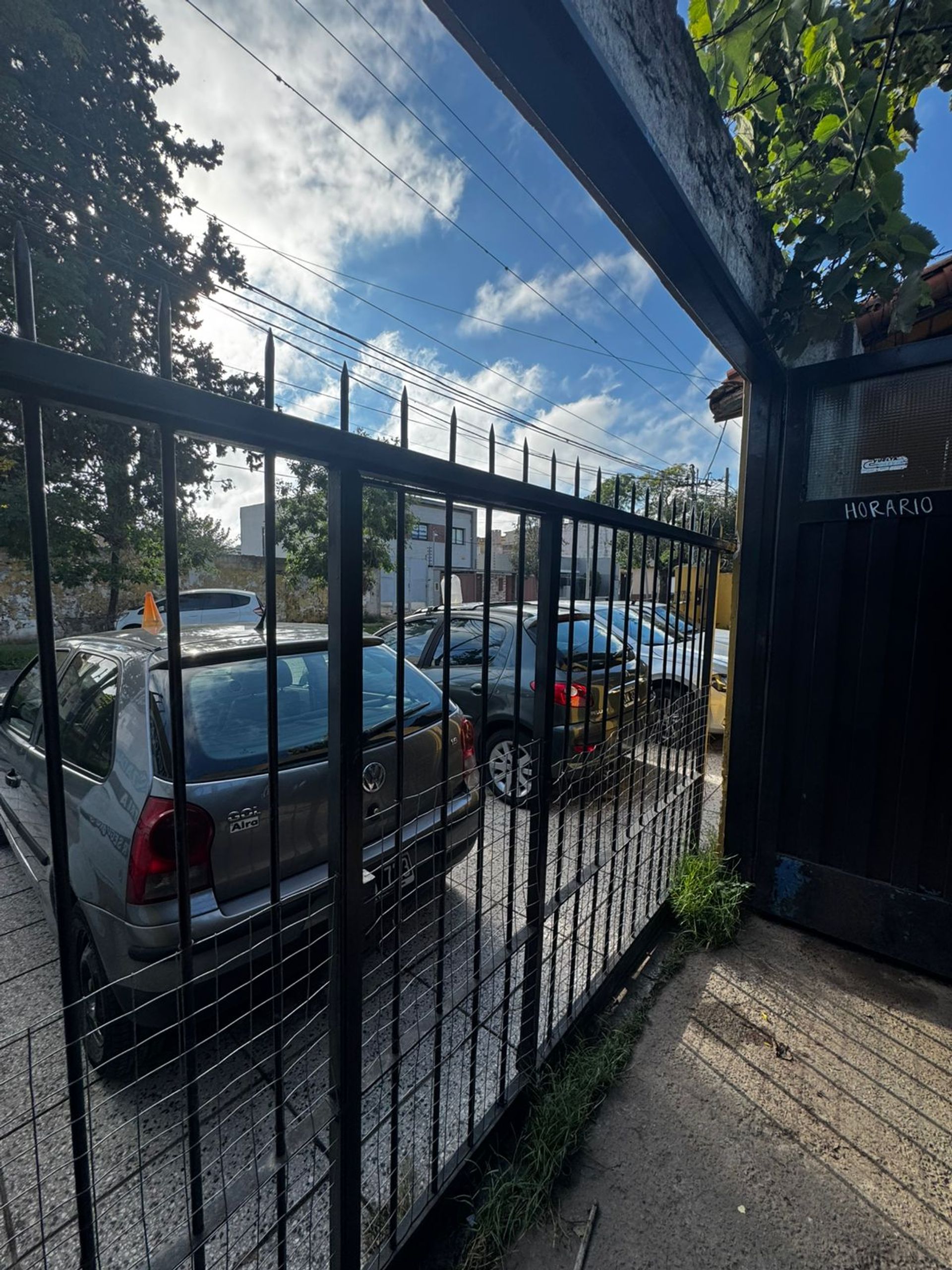 Galpón 12m frente 35m fondo con vivienda Boulogne