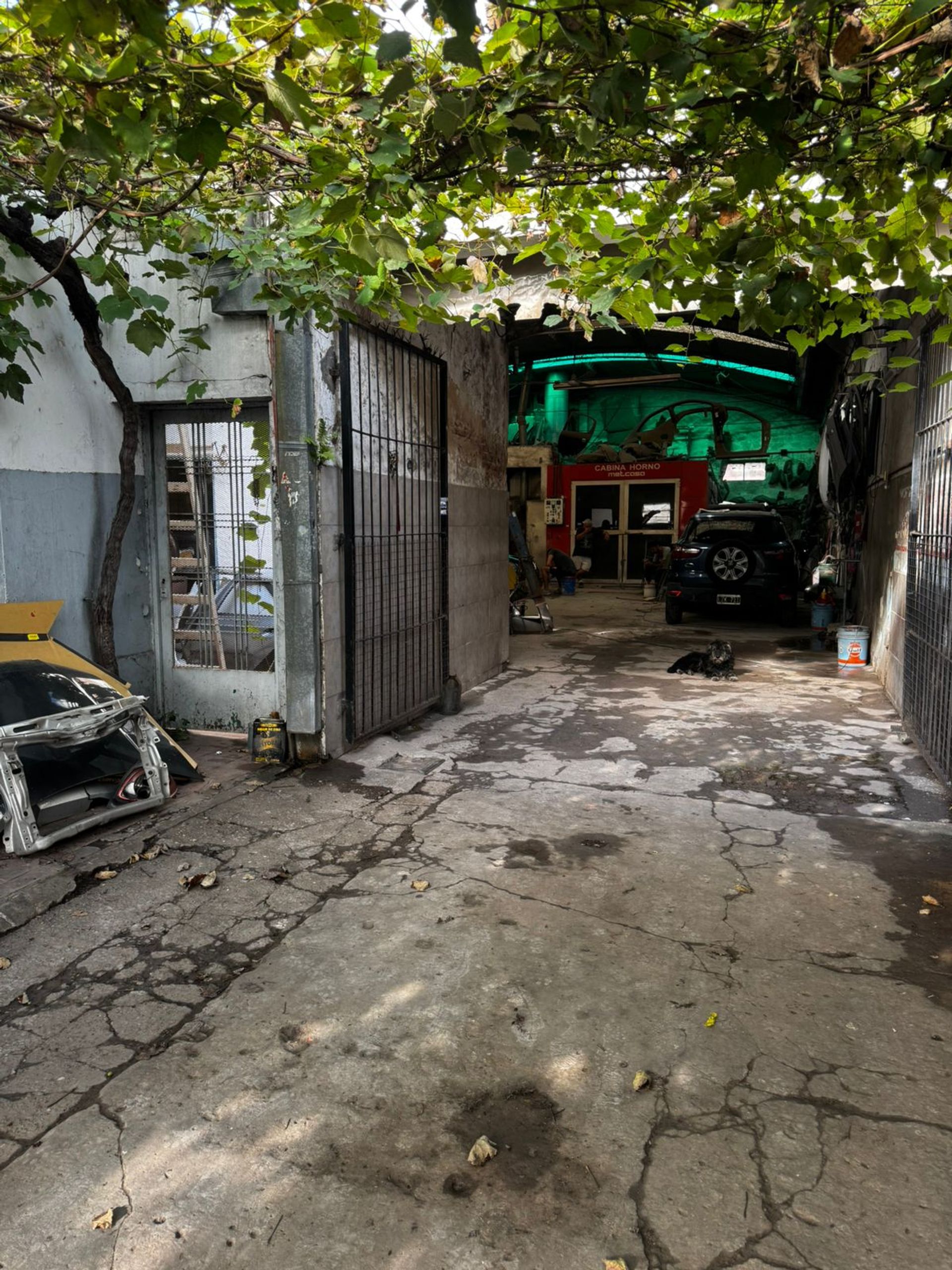 Galpón 12m frente 35m fondo con vivienda Boulogne