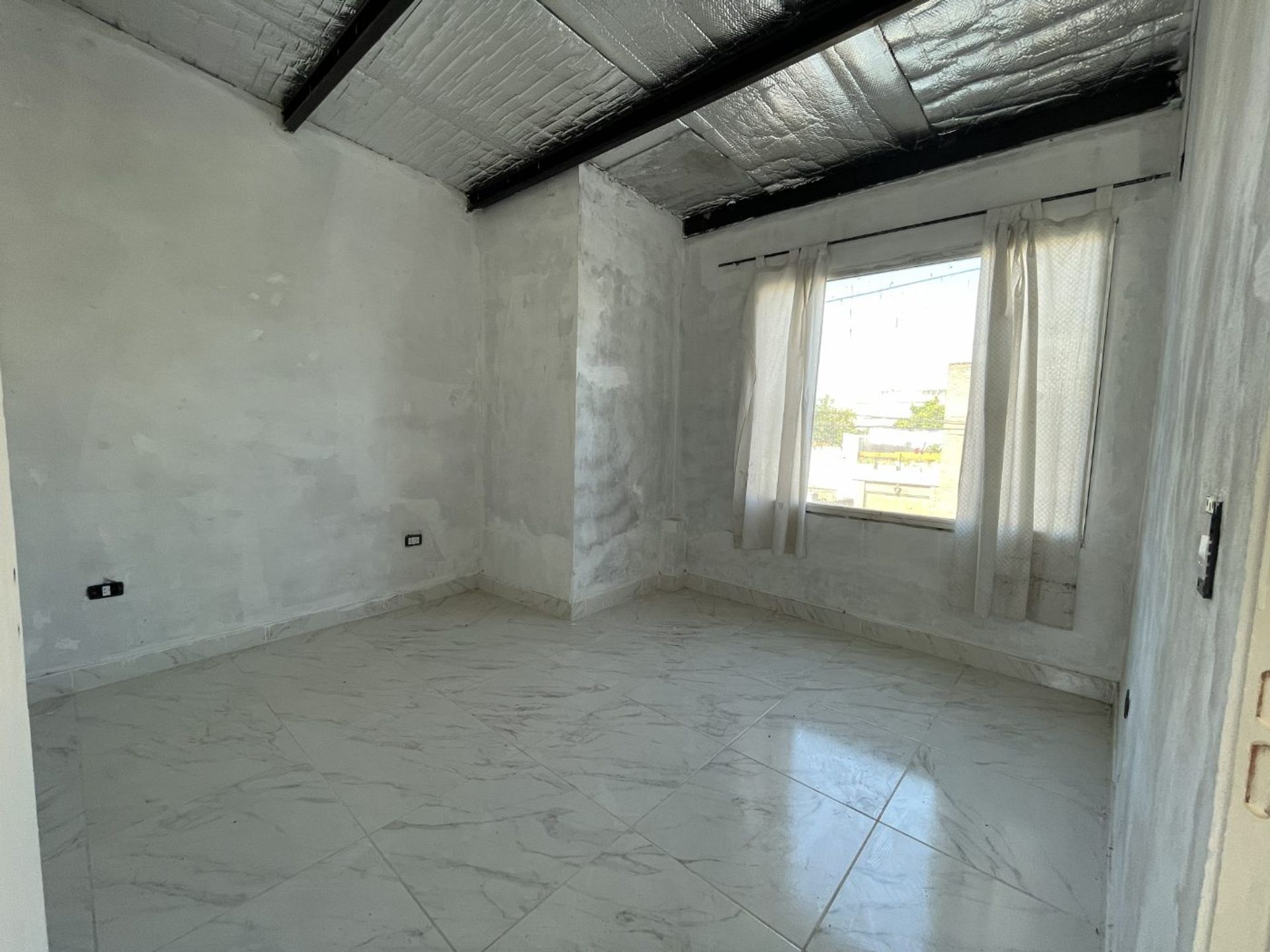 Oficina tipo PH - PA 50m2 c/patio - Boulogne