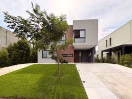 Venta Casa 6 Ambientes Castaños Nordelta