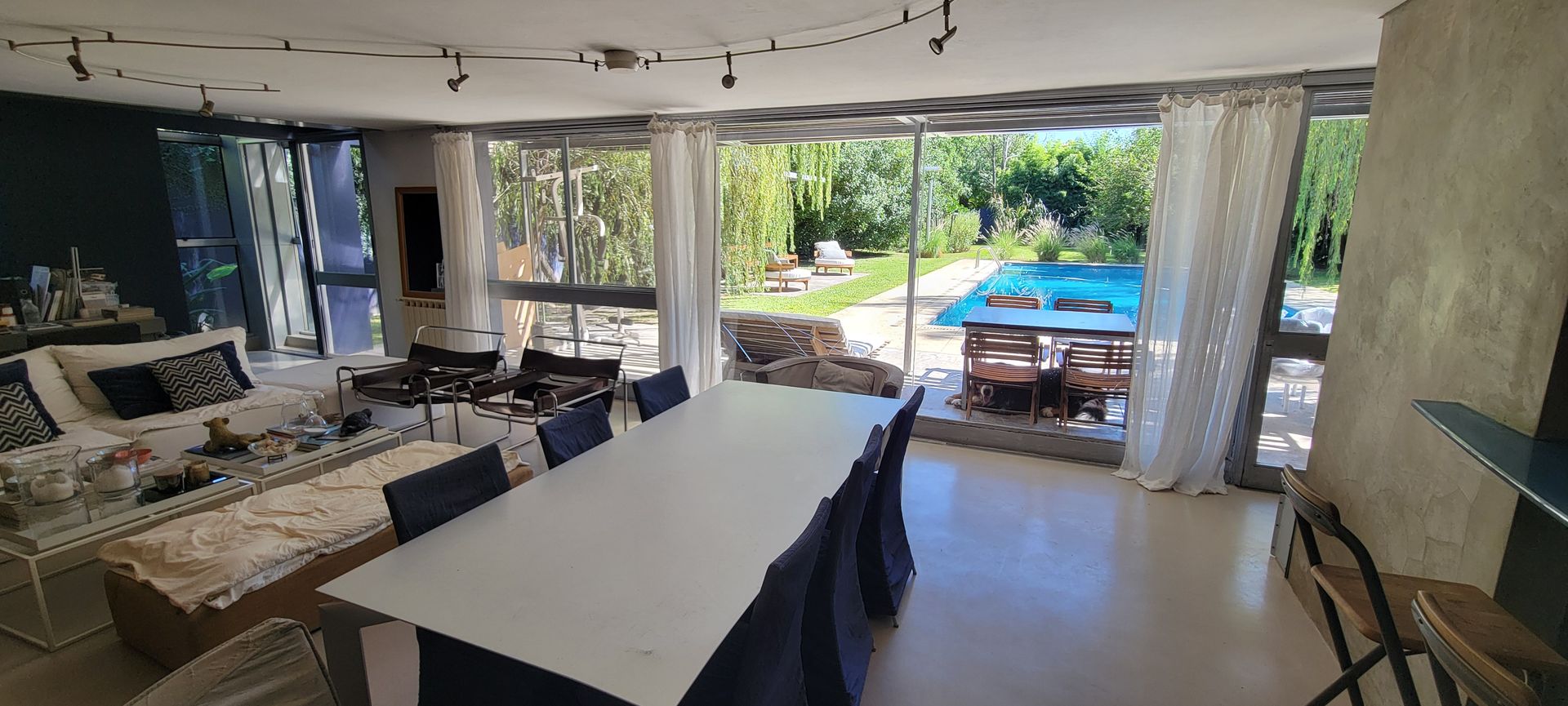 Moderna Casa de Diseño en Don Torcuato Lote 1000m