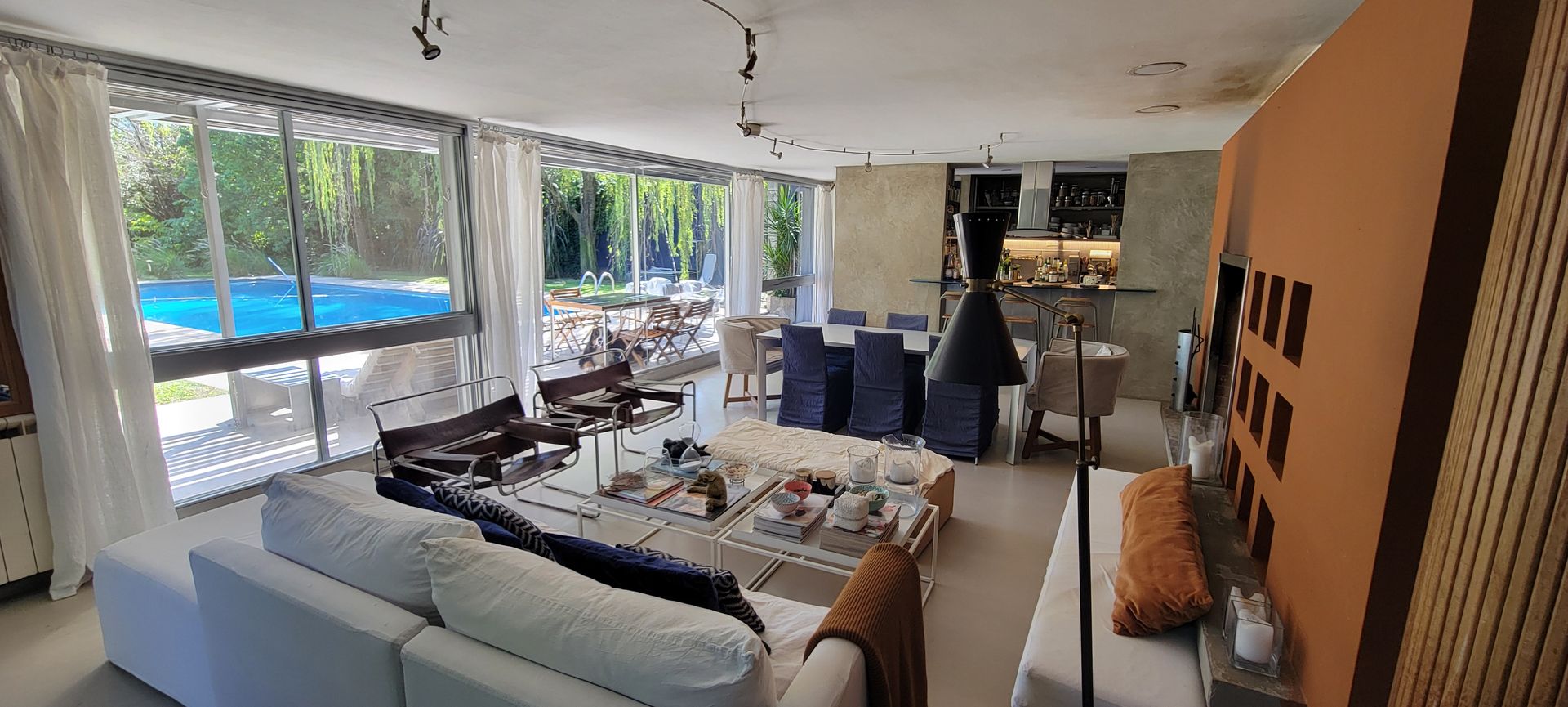 Moderna Casa de Diseño en Don Torcuato Lote 1000m