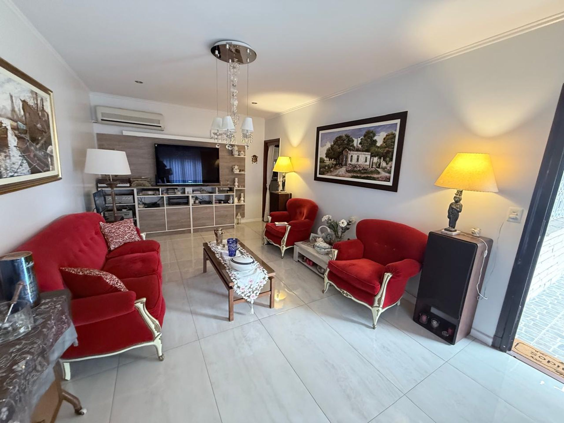 Venta Casa De 3 Ambientes Con Cochera Martinez