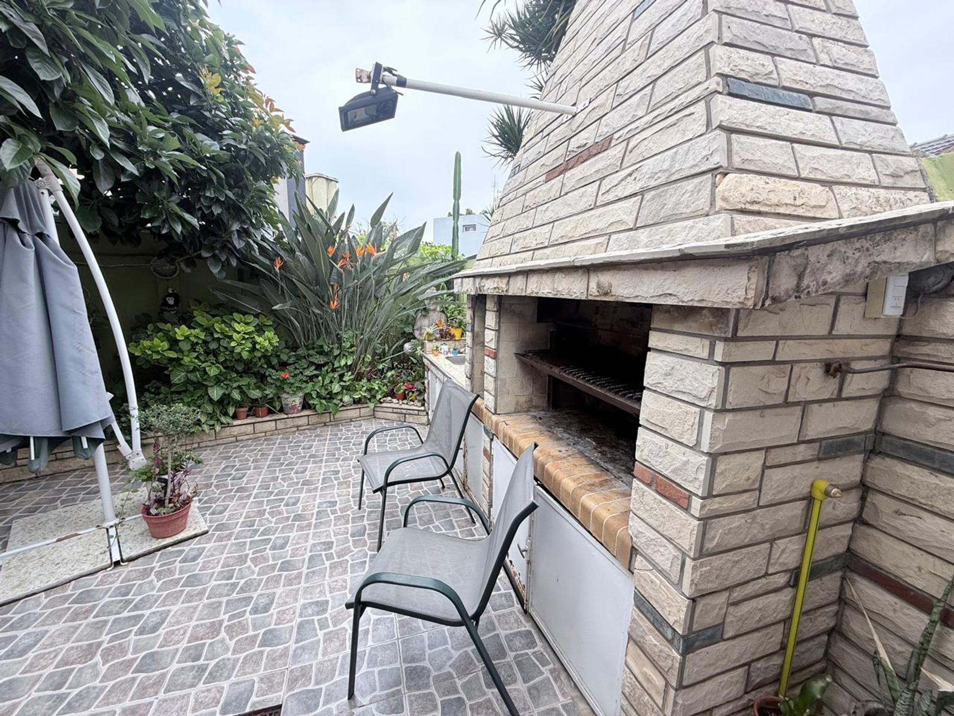Venta Casa De 3 Ambientes Con Cochera Martinez