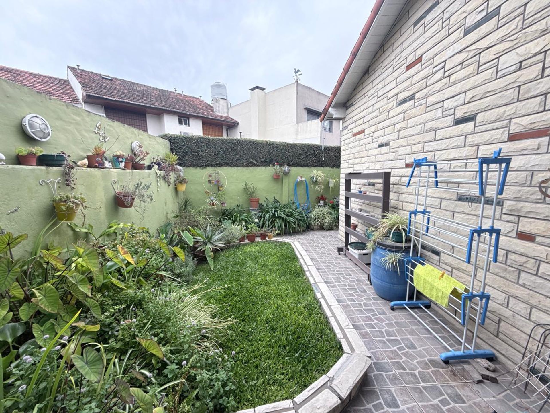 Venta Casa De 3 Ambientes Con Cochera Martinez