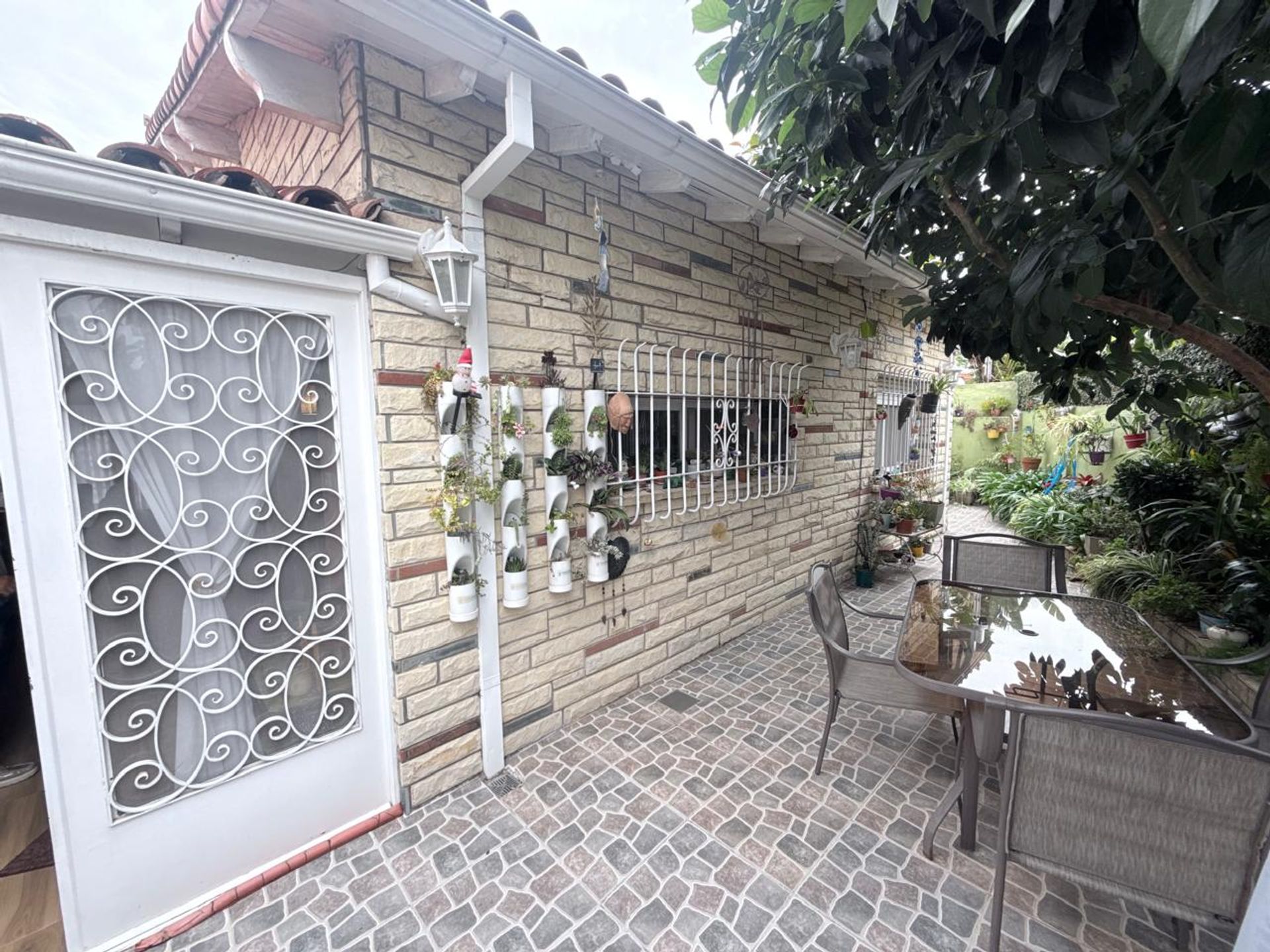 Venta Casa De 3 Ambientes Con Cochera Martinez