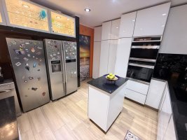 Venta Casa De 3 Ambientes Con Cochera Martinez