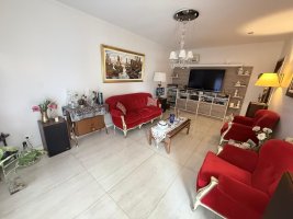 Venta Casa De 3 Ambientes Con Cochera Martinez