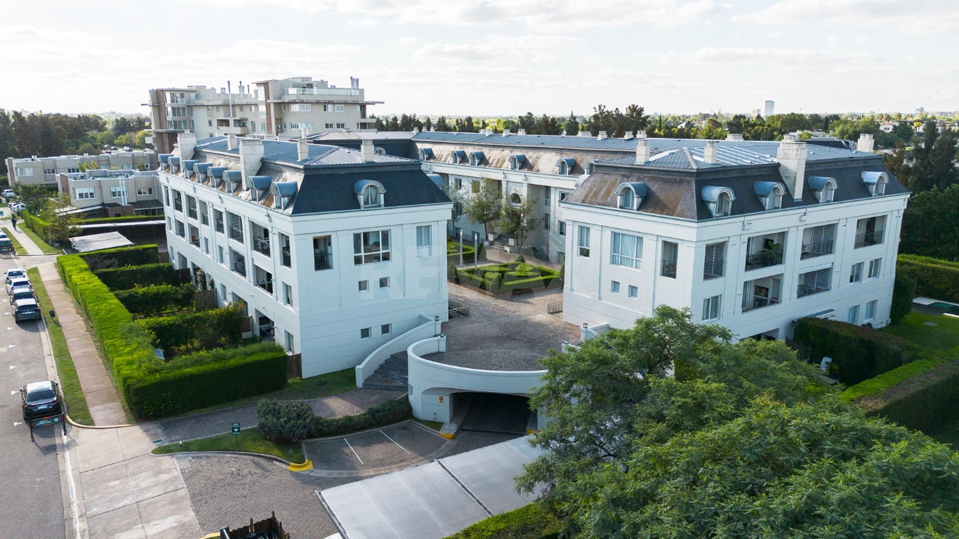 Venta 2 ambientes en Nordelta, balcón y parrilla