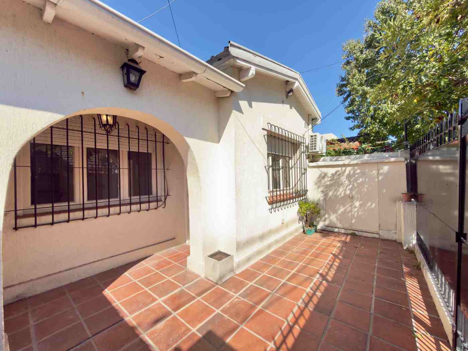 For Rent Penthouse 1 Bedroom In Martinez