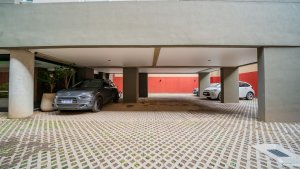 Venta Cochera Fija Y Cubierta La Lucila Vte Lopez