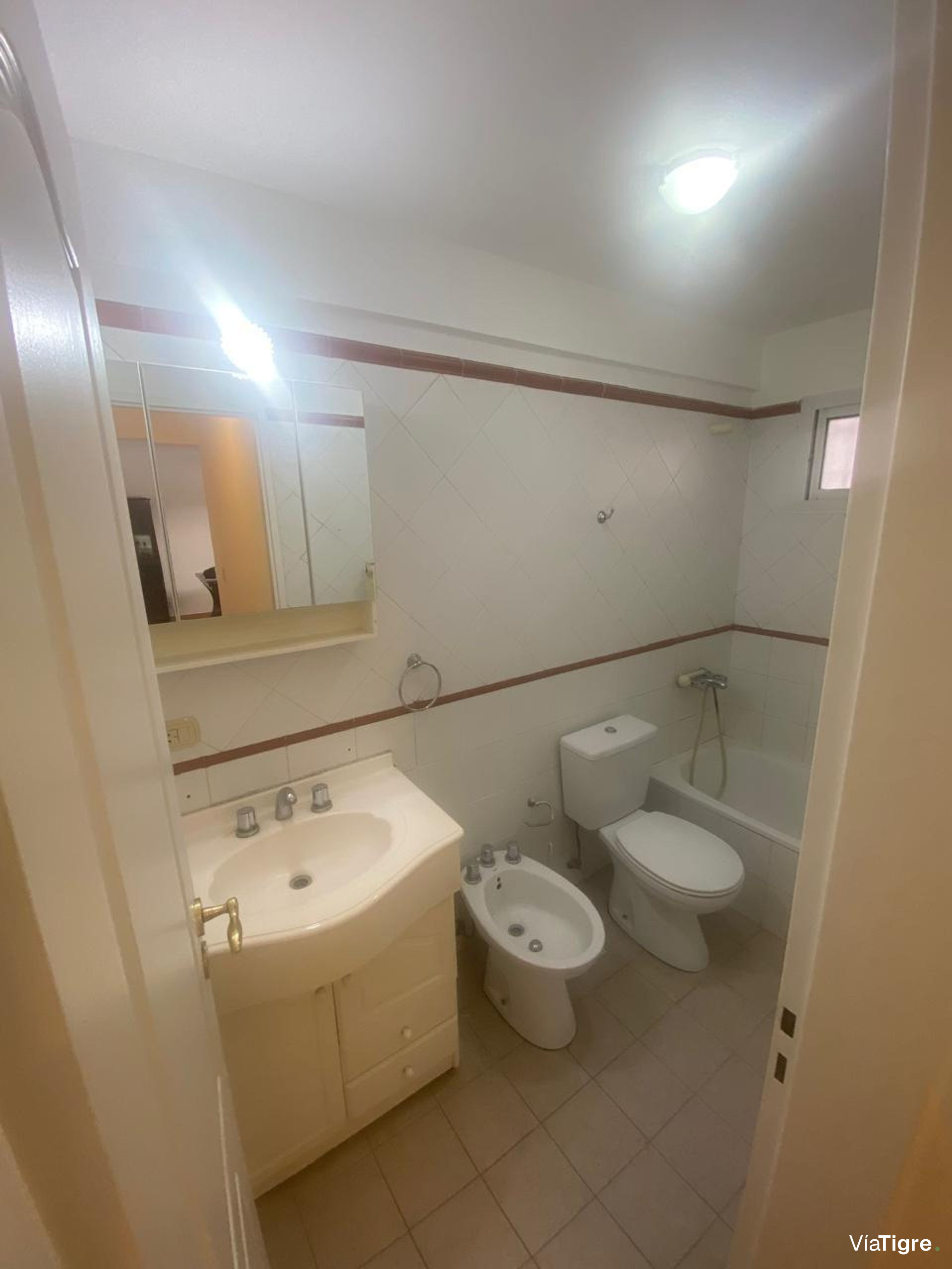 Venta Depto. 3 Ambientes-San Isidro-Impecable