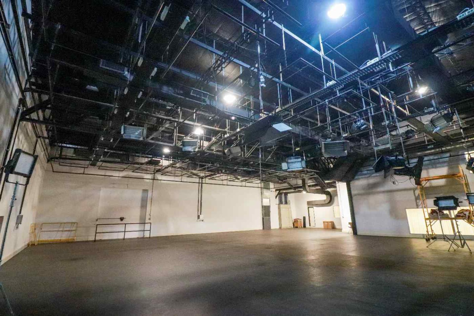 Sale Studio TV Equipped Brand New