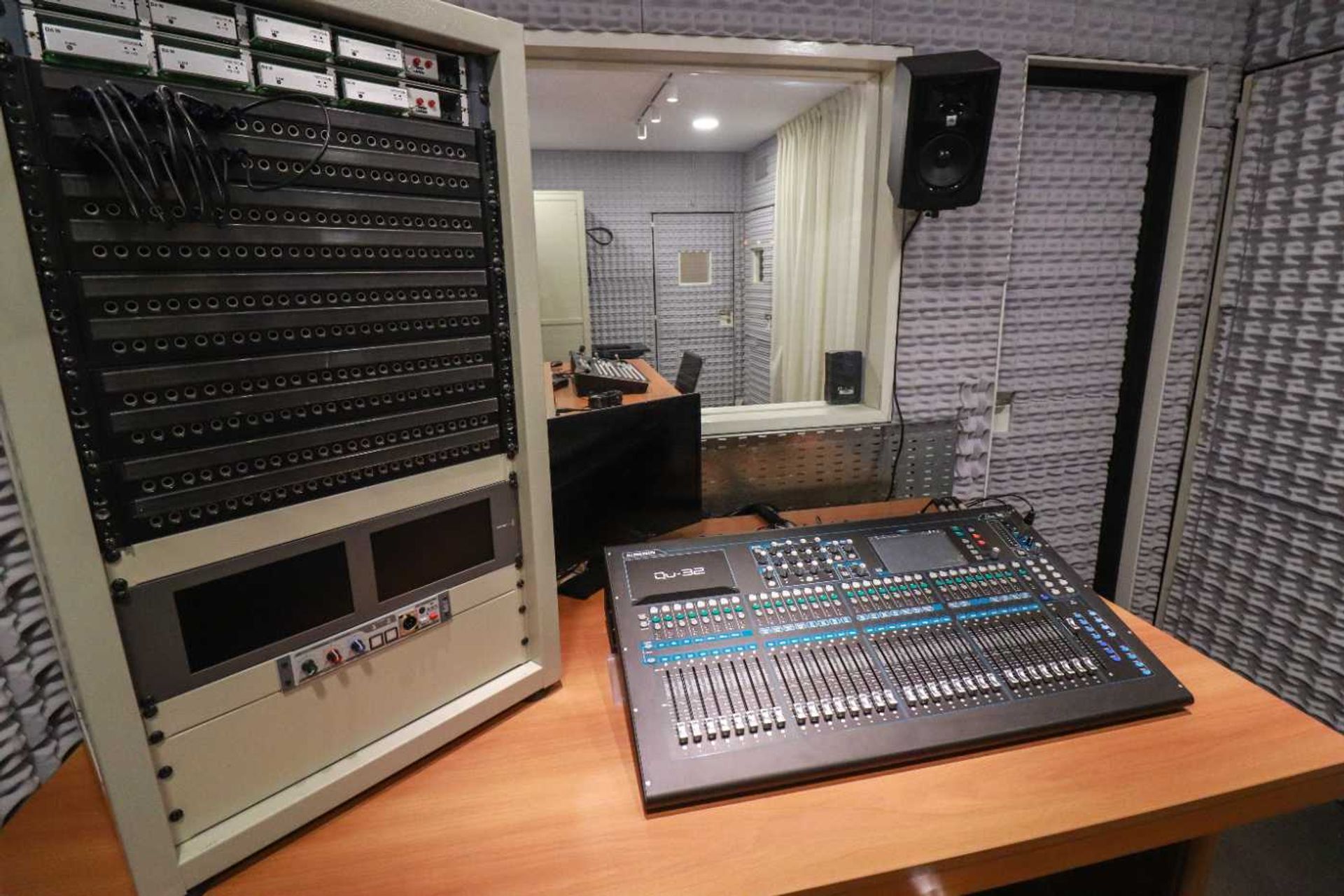 Venta Estudio TV Equipado a estrenar