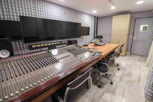 Sale Studio TV Equipped Brand New