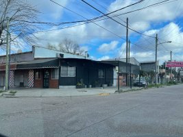 Sale of House, 6 Stores and One Apartment in Block