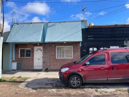 Sale of House, 6 Stores and One Apartment in Block