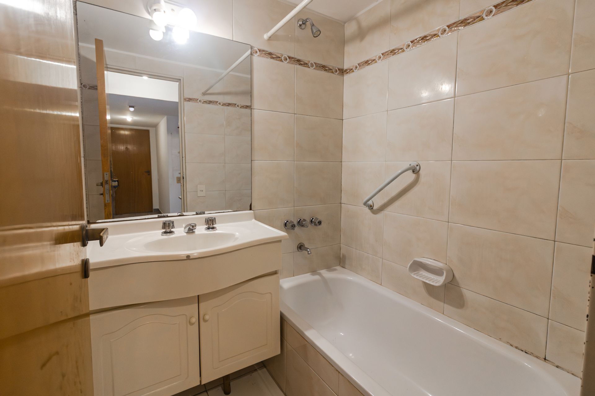 Venta En San Isidro Amplio Monoambiente-Exc Ubic!!