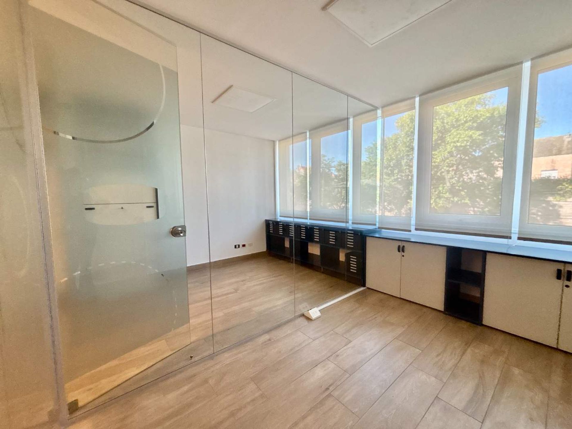 Alquiler de Oficina Comercial 60 m² San Isidro