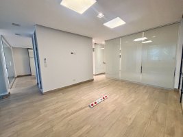 Alquiler de Oficina Comercial 120m² San Isidro