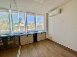 Alquiler de Oficina Comercial 120m² San Isidro