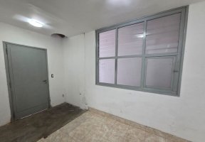 Warehouse for sale in Olivos with dwelling, offices